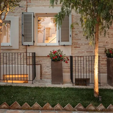 Ognissanti & Bed and Breakfast Φέρμο